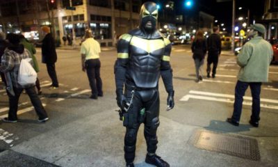 Phoenix Jones: storia di un supereroe reale 22 Phoenix Jones copertina